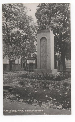 HÄMEENLINNA patsas (1918 valkoiset  ja Aunuksen retki)