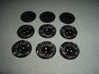 NAPPI Musta-hopean värinen 10kpl. 27mm.