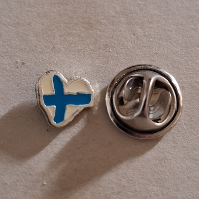 SUOMI LIPPU PINSSI