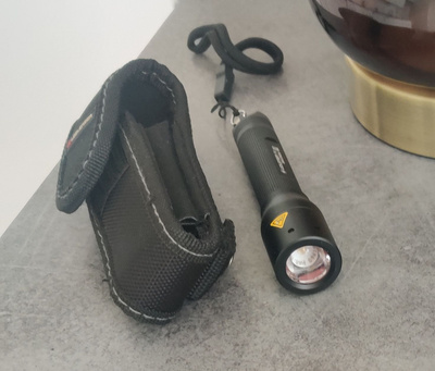 Led Lenser P5 kotelolla UUSI