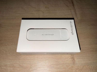 nopeaa mobiilikaistaa hyödyntävä USB tikku