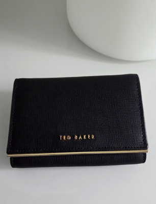 Ted Baker Lompakko nahkaa (50e)
