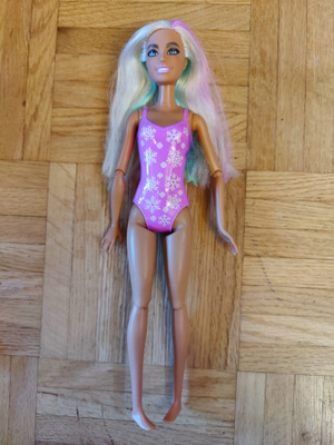 Barbie cutie reveal