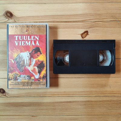 Tuulen Viemää VHS