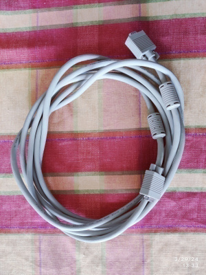 Pitkä VGA kaapeli (5m), long VGA cable