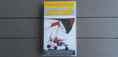 VHS: Lentävät Luupäät (Spede Pasanen,Simo Salminen 1984)UUSI