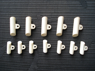 Laadukas muovi DUFFELI NAPPI beige Ø8mm, pituus 28mm 5 kpl.