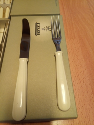 Fiskars R Haarukat 12kpl ja Veitset 12kpl