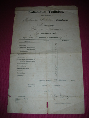 2 vanhaa lukukausitodistusta 1912
