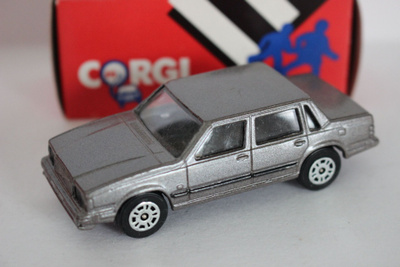 Corgi Juniors Volvo 760 Saloon