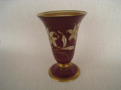  Vaasi Reichenbach posliini punakulta lilja