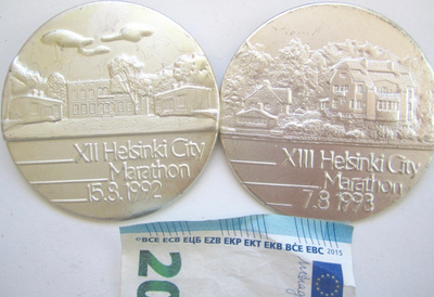 2 VANHAA Merkkiä Helsinki Marathon 1992 1993 ISOT KOMEAT