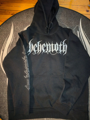 Behemoth huppari