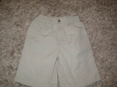 ** ale!! Bakito shortsit 116 cm **