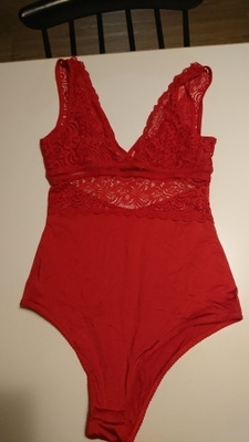 Punainen pitsibody Lindex koko S
