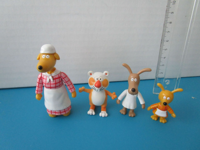 Pienet Koiramäki figuurit, 4 kpl