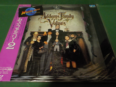 ADDAMS FAMILY VALUES M-/M- JAPANI PAINOS LASERDISC (W)