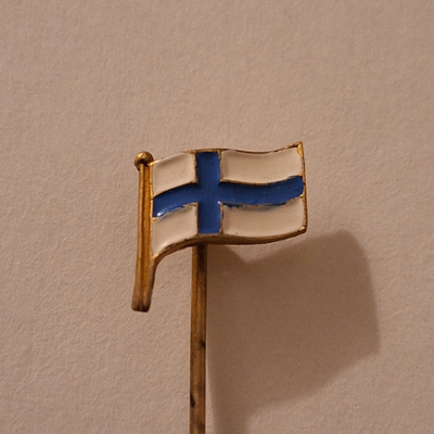 SUOMEN LIPPU NEULAMERKKI