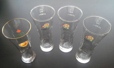 4 kpl Carlsberg UEFA olutlasia