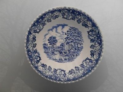 Staffordshire "Elizabethan" syvä posliinilautanen / kulho