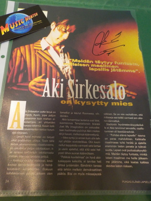 AKI SIRKESALO NIMIKIRJOITUS LEHTIJUTUSSA