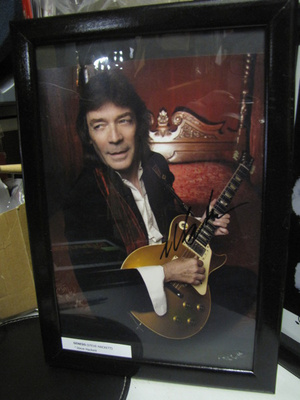 GENESIS - STEVE HACKETT PROMOKUVA ITSE MESTARIN NIMMARILLA !