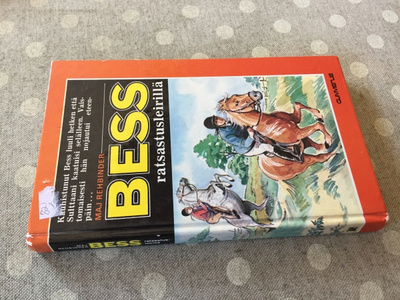 REHBINDER BESS RATSASTUSLEIRILLÄ HYVÄ