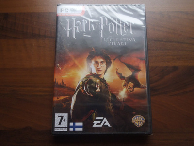 HARRY POTTER JA LIEKIHTIVÄ PIKARI . PC peli ( UUSI )