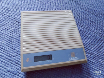 Vanha toimiva Tefal vaaka