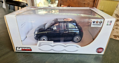 Fiat 500 pienoismalli 1/18