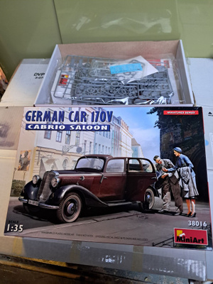 Miniart 1/35 German Car 170V