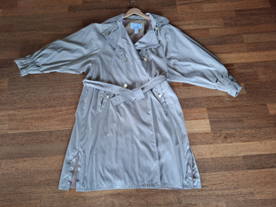 NOVELTI KAKSRIVINEN BEIGE VINTAGETRENSSITAKKI K.40