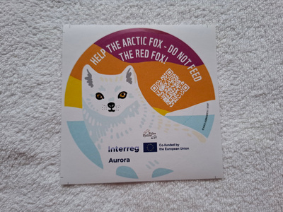 Help the arctic fox – do not feed the red fox! Sticker