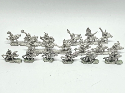 Warmaster - 18kpl Goblin Wolf Riders [G216]