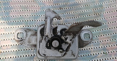 Konepellin lukkolaite - Renault Megane -99