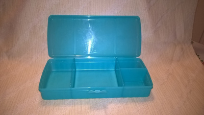 Tupperware - lokerikko / säilytysrasia - 28 x 13 cm