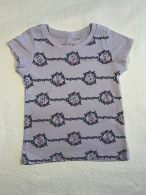 Uniqlo T-paita, 110