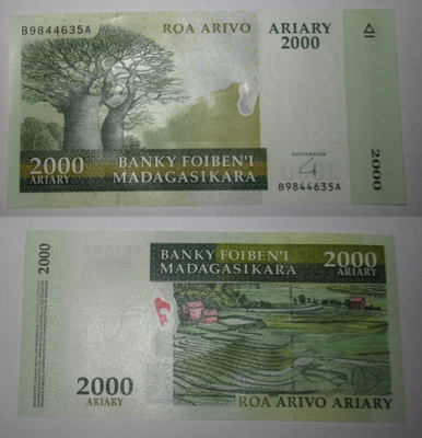 MADAGASKAR 2000 ariary 2009 P-95 UNC  (K15-S139)