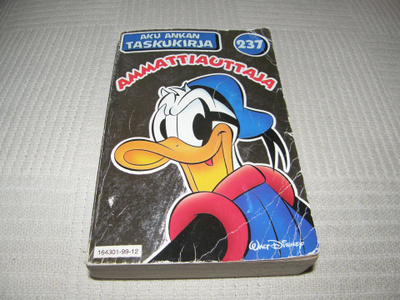 Aku Ankan Taskukirja 237 Ammattiauttaja