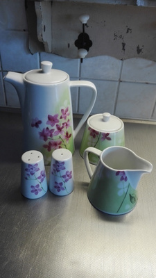 TOSI KAUNIS KUKKA-AIHEINEN MSA-HOME COLLECTION KAHVIASTIASTO