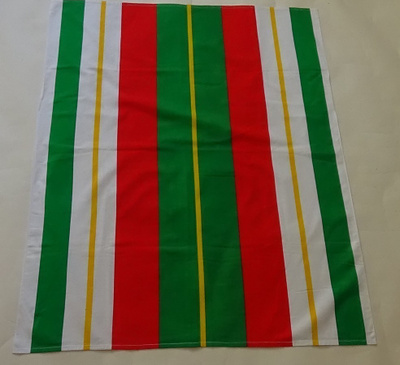 Pirteät pienet retroverhot -raitakuosi