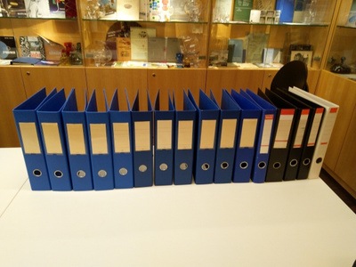Mappi 16 kpl A4 -kokoisen paperitavaran säilytykseen