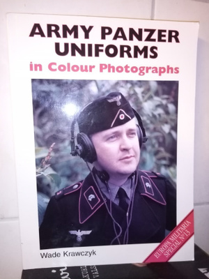 Krawczyk : ARMY PANZER UNIFORMS ( SIS POSTIKULU)