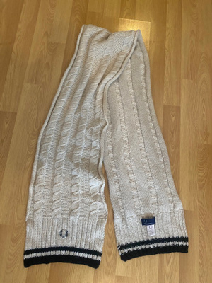 Fred Perry kaulaliina