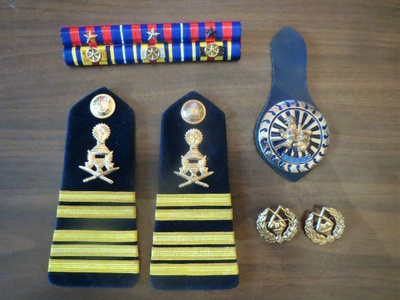 Kambodzhalaisen poliisikapteenin arvomerkkisetti