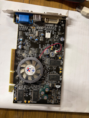 Radeon 9600XT 256MB