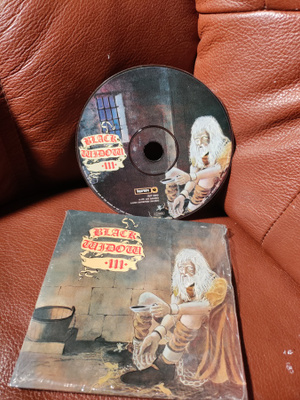 BLACK WIDOW -lll. CD.
