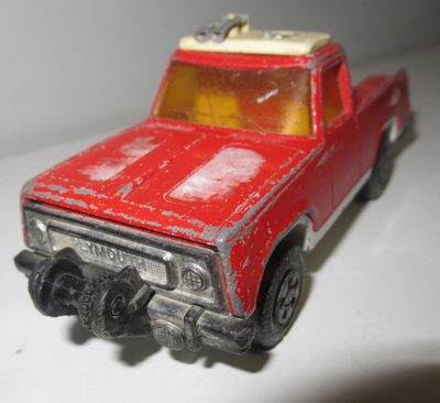 Plymouth Trail Duster 1978 Matchbox pienoismalli, pit.12cm