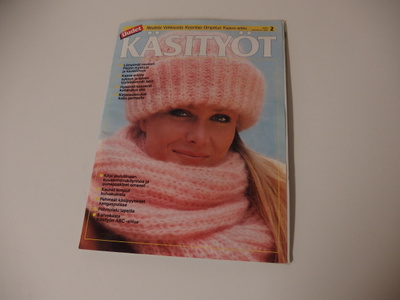 Uudet Käsityöt lehti 2 / 1989, mm. villasukkia