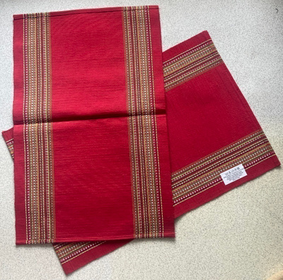 PUNAINEN PUUVILLATABLETTI 33 X 48 CM, 1-4KPL   **UUSI**